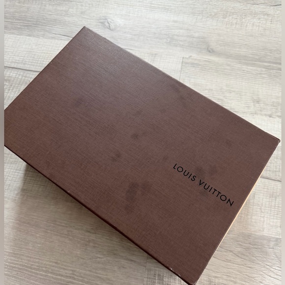 Louis Vuitton Brown Gift Box with large dustbag - Picture 2 of 4